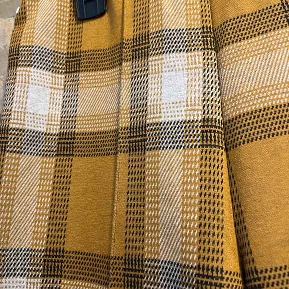 Retro-Chic Plaid Flare Pants - Forever 21 (Size Medium) - Picture 2 of 5